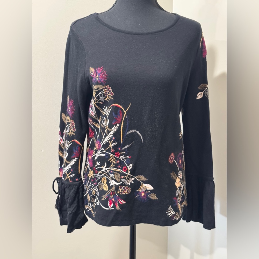 Chico's Blackโ Floral Embroidered Long Sleeve Top Botanical Artsy knit size 0